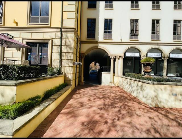 201M² OFFICE TO LET IN FOURWAYS